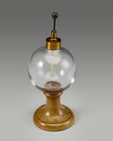 FK 0474 03
<br/>
Goudbladelektroscoop
<br/>
<em>J. Van Waveren, Haarlem</em>